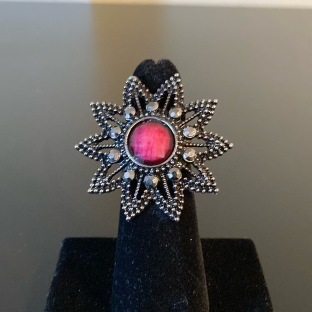 Elegant Pink and Silver Starburst Ring